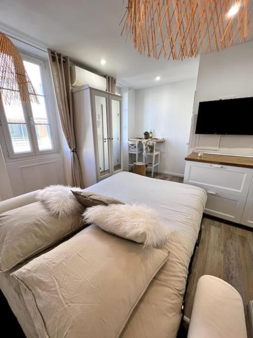 Studio 2 Neuf A 100M Des Plages Et De La Gare Saint-Raphaël Exterior foto